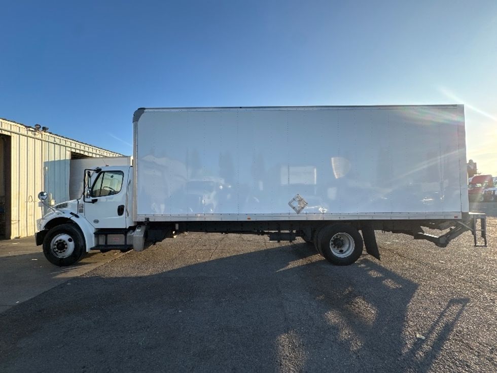 Medium Duty Box Truck-Light and Medium Duty Trucks-Freightliner-2020-M2-West Sacramento-CA-110,794\n\t\tmiles-$ 65,750 - Image 4