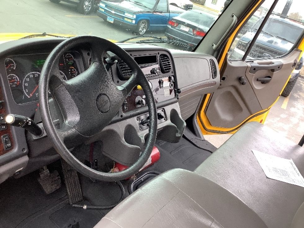 Medium Duty Box Truck-Light and Medium Duty Trucks-Freightliner-2020-M2-West Sacramento-CA-111,371\n\t\tmiles-$ 68,500 - Image 16