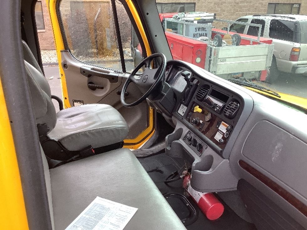 Medium Duty Box Truck-Light and Medium Duty Trucks-Freightliner-2020-M2-West Sacramento-CA-111,371\n\t\tmiles-$ 68,500 - Image 21