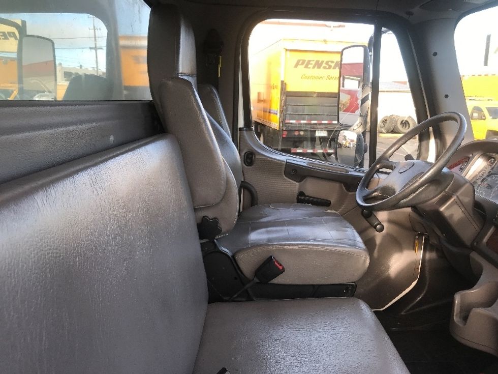 Medium Duty Box Truck-Light and Medium Duty Trucks-Freightliner-2020-M2-West Sacramento-CA-112,281\n\t\tmiles-$ 55,750 - Image 22