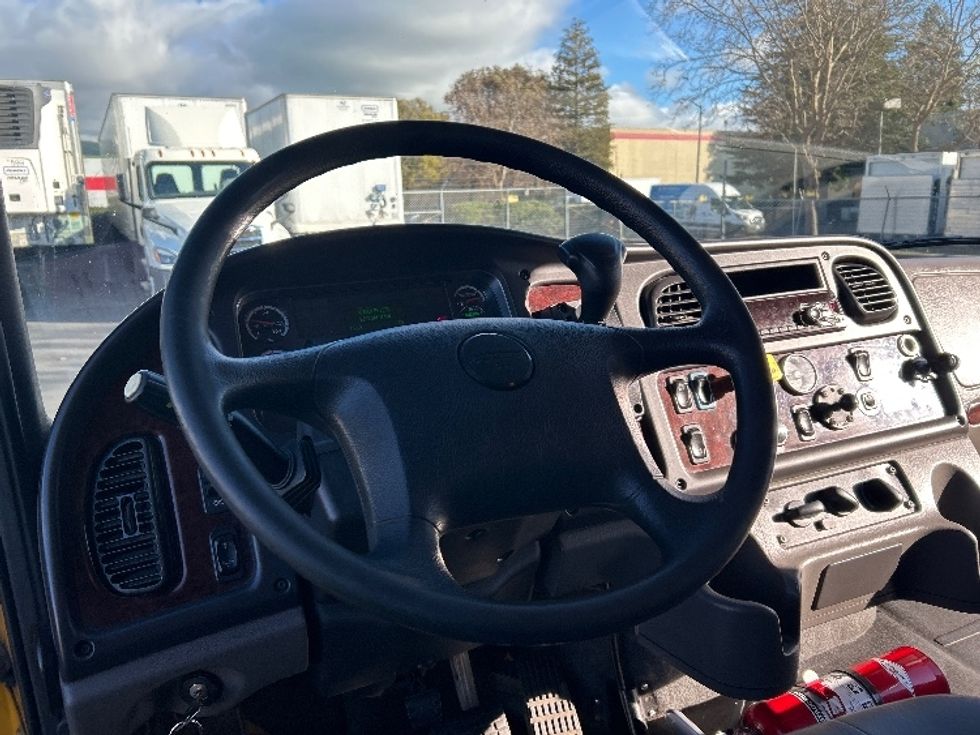 Medium Duty Box Truck-Light and Medium Duty Trucks-Freightliner-2020-M2-West Sacramento-CA-129,295\n\t\tmiles-$ 61,000 - Image 18