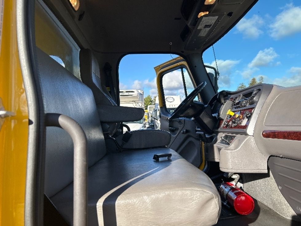 Medium Duty Box Truck-Light and Medium Duty Trucks-Freightliner-2020-M2-West Sacramento-CA-129,295\n\t\tmiles-$ 61,000 - Image 19