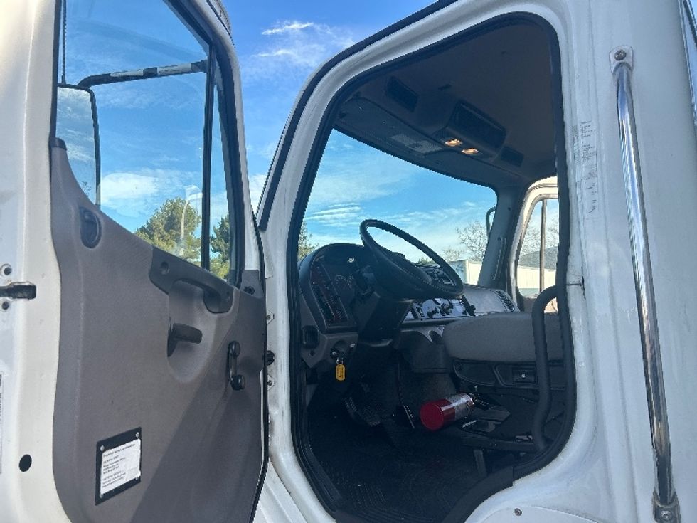 Medium Duty Box Truck-Light and Medium Duty Trucks-Freightliner-2020-M2-West Sacramento-CA-134,881\n\t\tmiles-$ 57,250 - Image 16