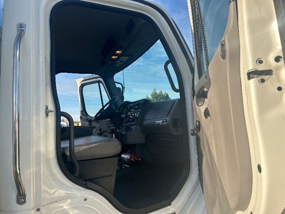 Medium Duty Box Truck-Light and Medium Duty Trucks-Freightliner-2020-M2-West Sacramento-CA-134,881\n\t\tmiles-$ 57,250 - Image 20