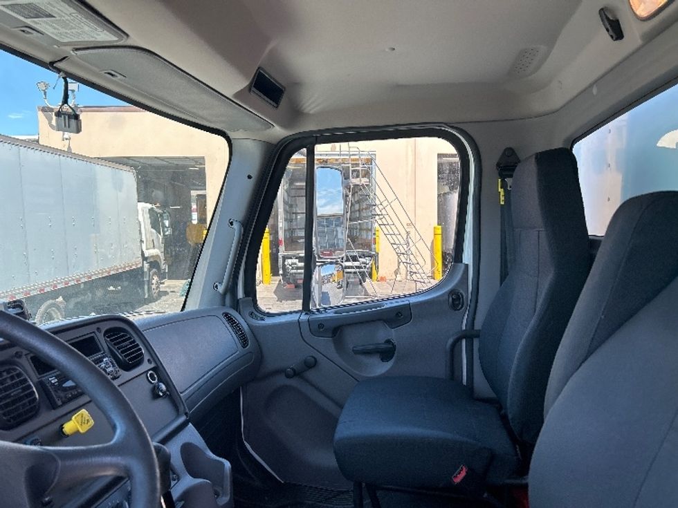 Medium Duty Box Truck-Light and Medium Duty Trucks-Freightliner-2020-M2-West Sacramento-CA-135,956\n\t\tmiles-$ 54,750 - Image 19