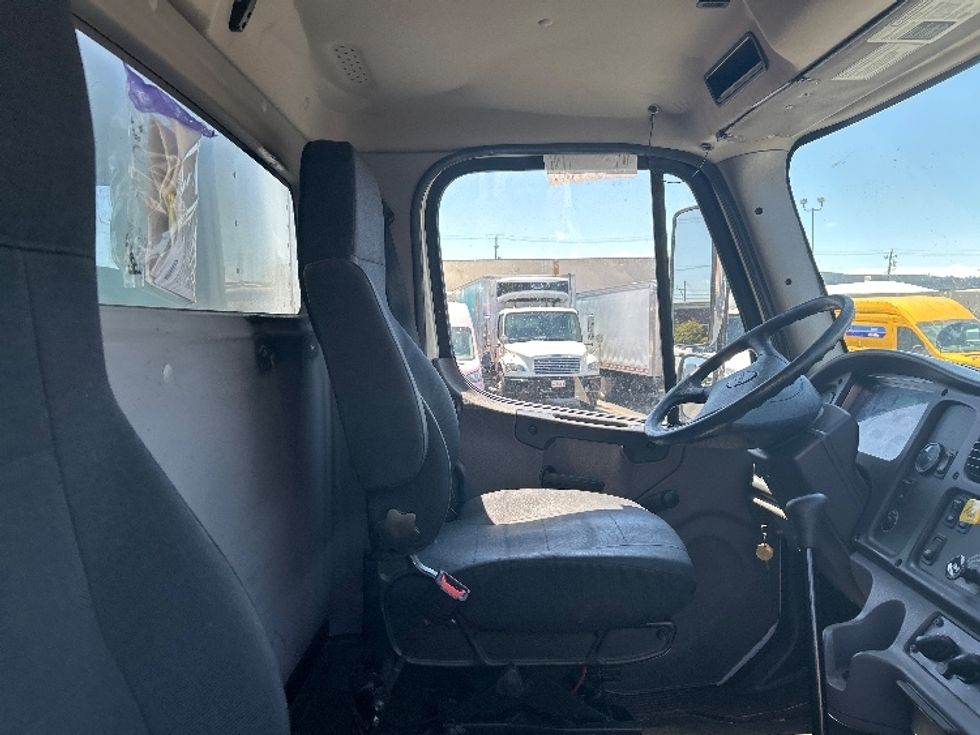Medium Duty Box Truck-Light and Medium Duty Trucks-Freightliner-2020-M2-West Sacramento-CA-135,956\n\t\tmiles-$ 54,750 - Image 22