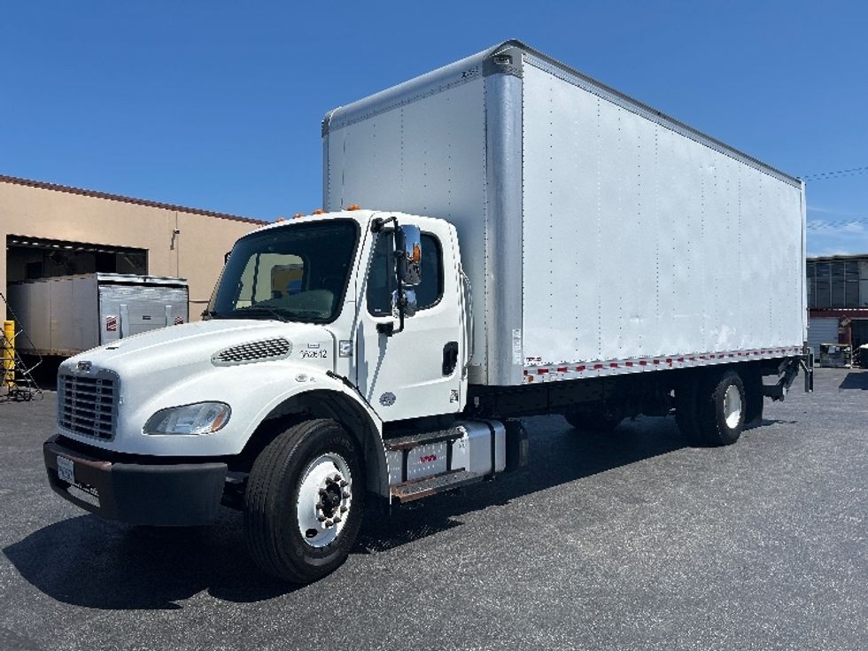 Medium Duty Box Truck-Light and Medium Duty Trucks-Freightliner-2020-M2-West Sacramento-CA-135,956\n\t\tmiles-$ 54,750 - Image 3