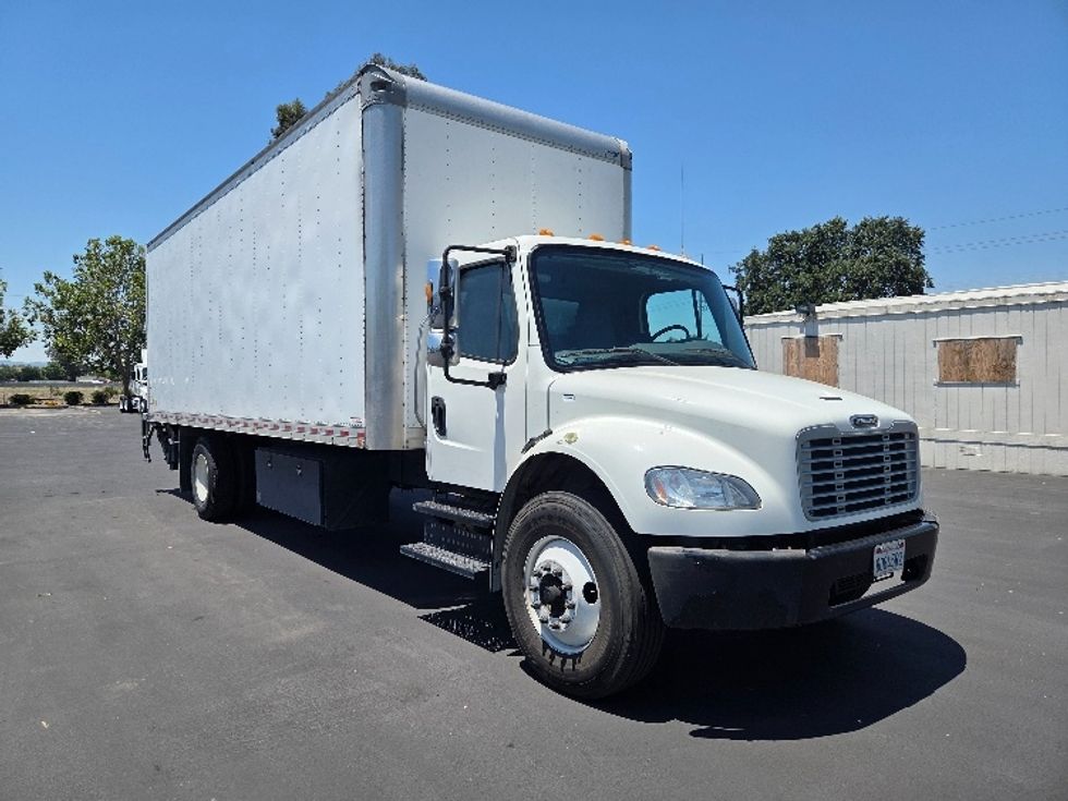 Medium Duty Box Truck-Light and Medium Duty Trucks-Freightliner-2020-M2-West Sacramento-CA-138,523\n\t\tmiles-$ 59,250 - Image 1