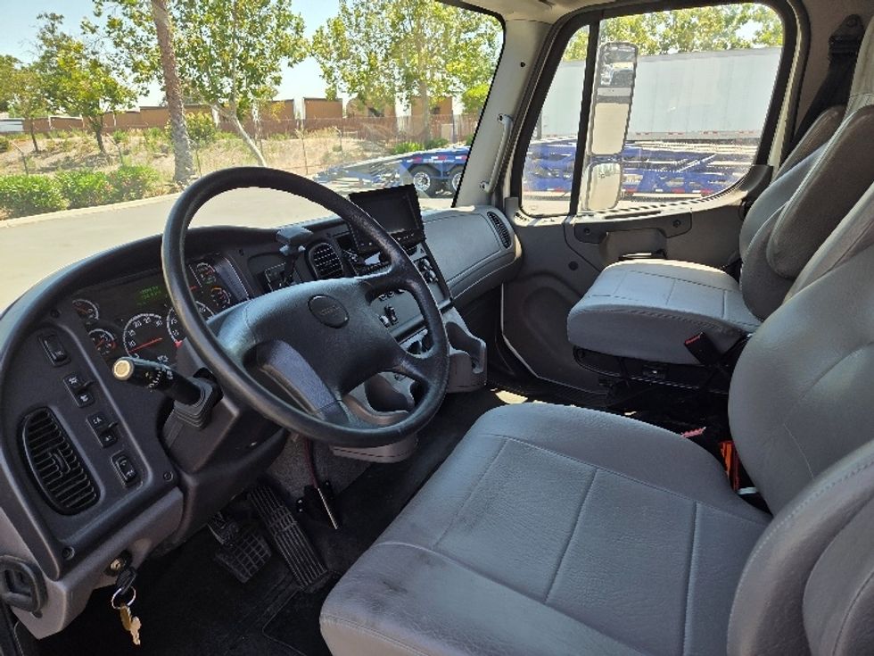 Medium Duty Box Truck-Light and Medium Duty Trucks-Freightliner-2020-M2-West Sacramento-CA-138,523\n\t\tmiles-$ 59,250 - Image 17