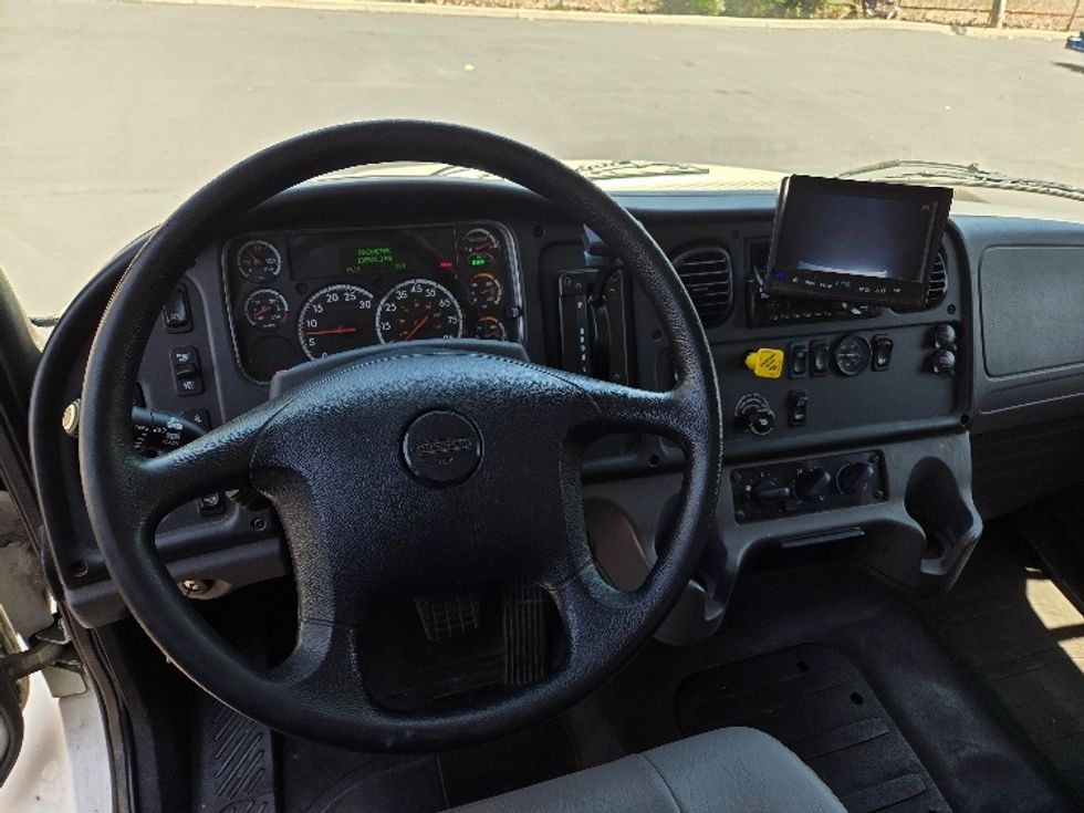 Medium Duty Box Truck-Light and Medium Duty Trucks-Freightliner-2020-M2-West Sacramento-CA-138,523\n\t\tmiles-$ 59,250 - Image 18