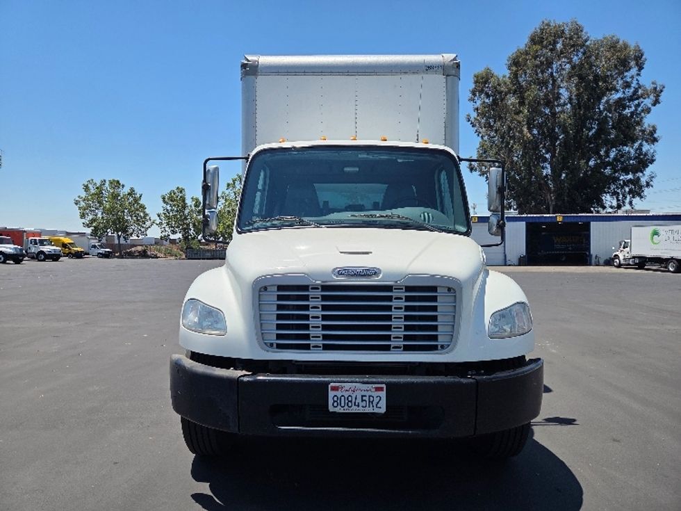 Medium Duty Box Truck-Light and Medium Duty Trucks-Freightliner-2020-M2-West Sacramento-CA-138,523\n\t\tmiles-$ 59,250 - Image 2