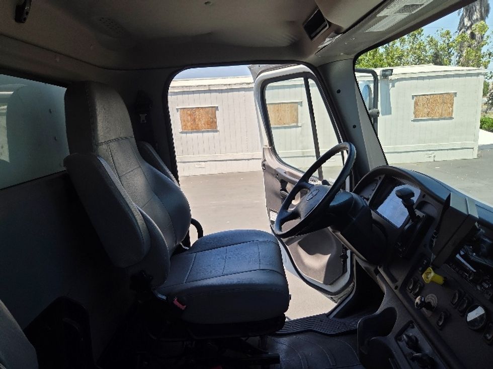 Medium Duty Box Truck-Light and Medium Duty Trucks-Freightliner-2020-M2-West Sacramento-CA-138,523\n\t\tmiles-$ 59,250 - Image 22