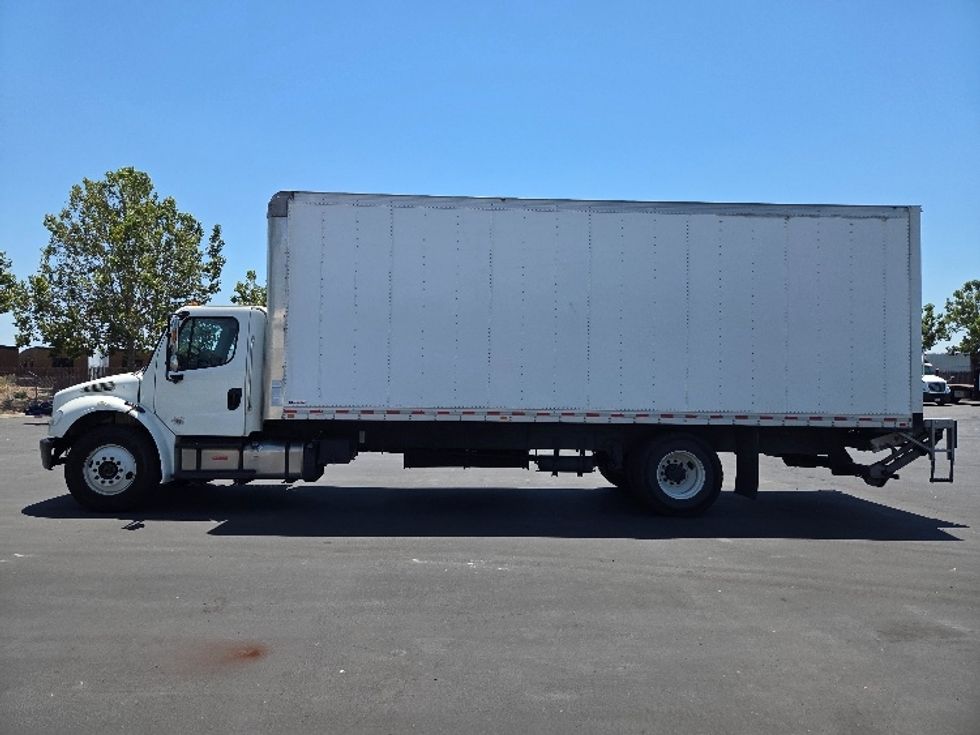 Medium Duty Box Truck-Light and Medium Duty Trucks-Freightliner-2020-M2-West Sacramento-CA-138,523\n\t\tmiles-$ 59,250 - Image 4