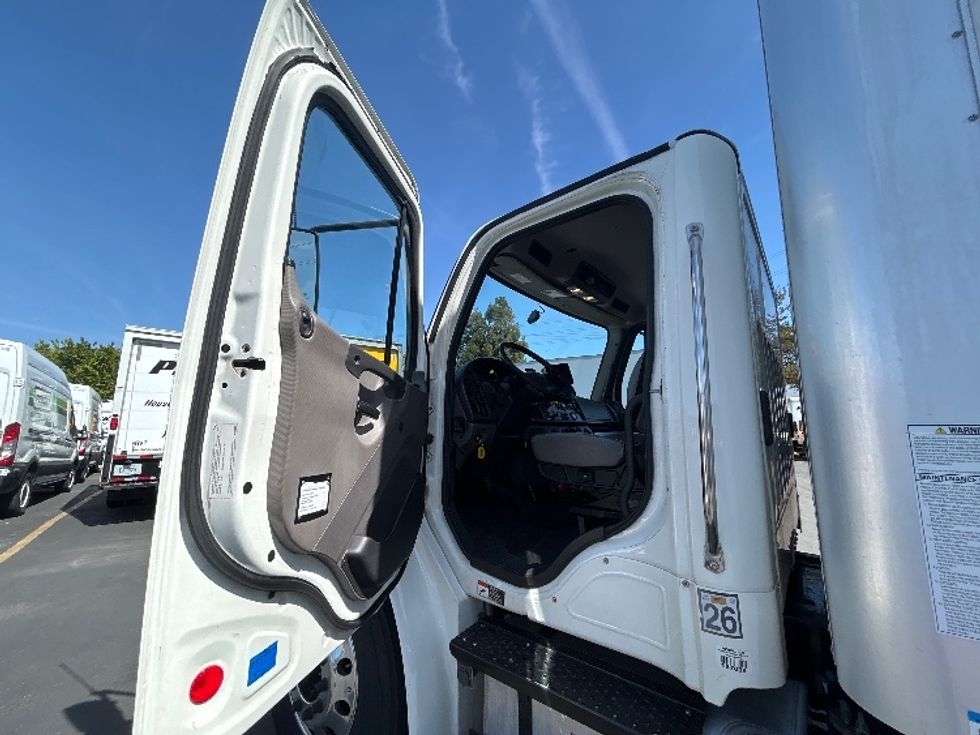 Medium Duty Box Truck-Light and Medium Duty Trucks-Freightliner-2020-M2-West Sacramento-CA-149,768\n\t\tmiles-$ 58,000 - Image 16