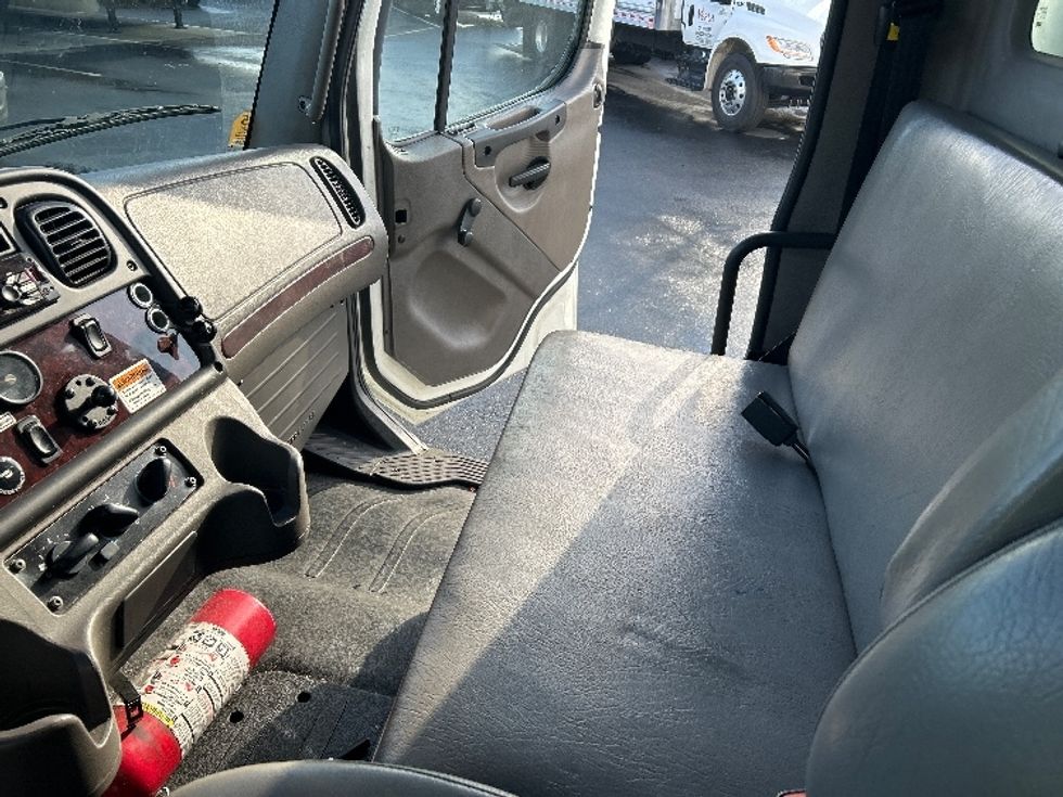 Medium Duty Box Truck-Light and Medium Duty Trucks-Freightliner-2020-M2-West Sacramento-CA-155,512\n\t\tmiles-$ 54,000 - Image 19