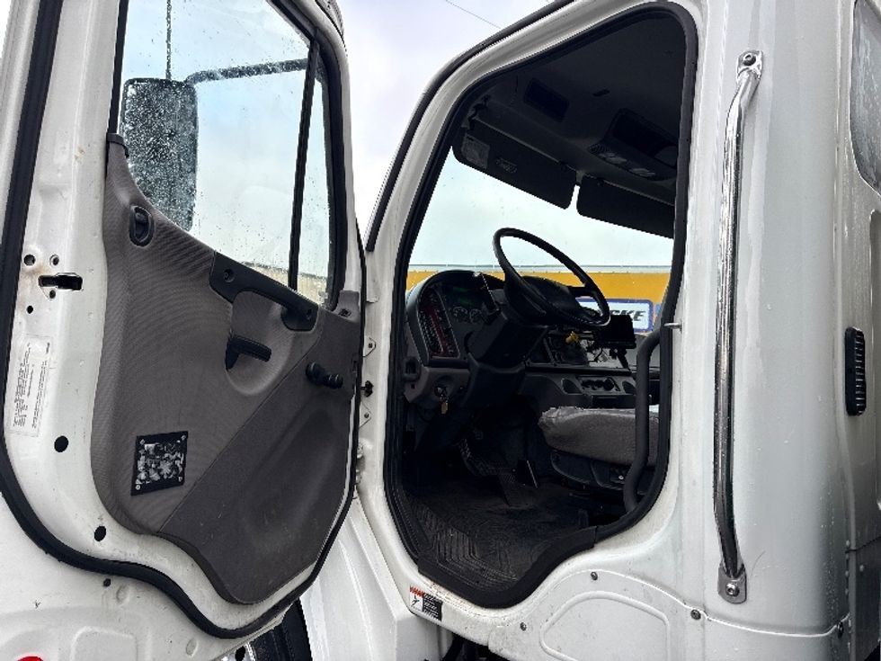 Medium Duty Box Truck-Light and Medium Duty Trucks-Freightliner-2020-M2-West Sacramento-CA-179,674\n\t\tmiles-$ 48,000 - Image 16