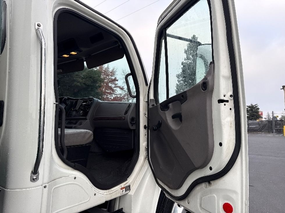 Medium Duty Box Truck-Light and Medium Duty Trucks-Freightliner-2020-M2-West Sacramento-CA-179,674\n\t\tmiles-$ 48,000 - Image 20