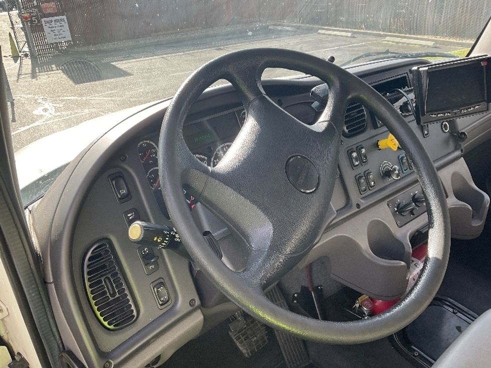 Medium Duty Box Truck-Light and Medium Duty Trucks-Freightliner-2020-M2-West Sacramento-CA-195,313\n\t\tmiles-$ 48,000 - Image 17