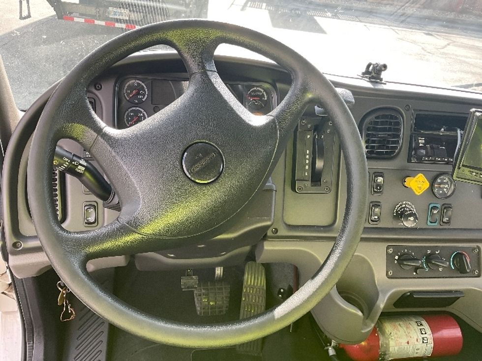 Medium Duty Box Truck-Light and Medium Duty Trucks-Freightliner-2020-M2-West Sacramento-CA-195,313\n\t\tmiles-$ 48,000 - Image 18