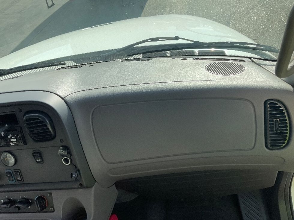 Medium Duty Box Truck-Light and Medium Duty Trucks-Freightliner-2020-M2-West Sacramento-CA-195,313\n\t\tmiles-$ 48,000 - Image 21