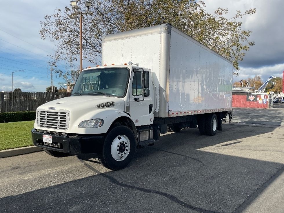 Medium Duty Box Truck-Light and Medium Duty Trucks-Freightliner-2020-M2-West Sacramento-CA-195,313\n\t\tmiles-$ 48,000 - Image 3