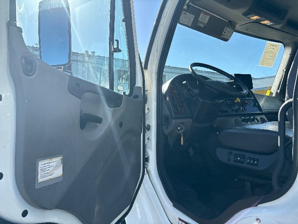 Medium Duty Box Truck-Light and Medium Duty Trucks-Freightliner-2020-M2-West Sacramento-CA-237,205\n\t\tmiles-$ 33,750 - Image 16