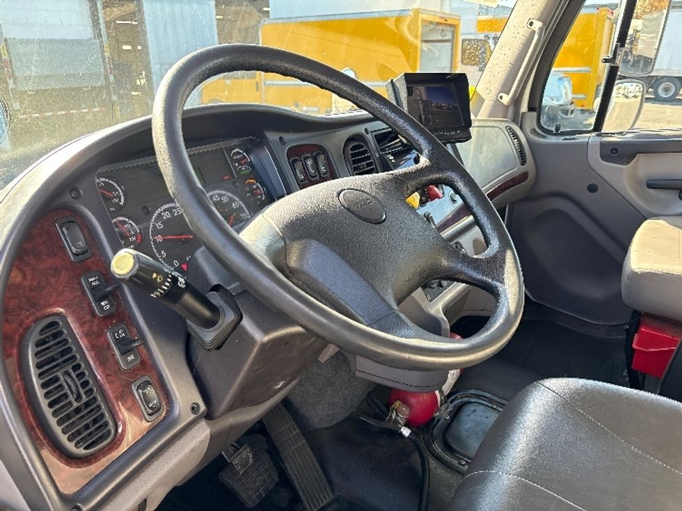 Medium Duty Box Truck-Light and Medium Duty Trucks-Freightliner-2020-M2-West Sacramento-CA-237,205\n\t\tmiles-$ 33,750 - Image 17