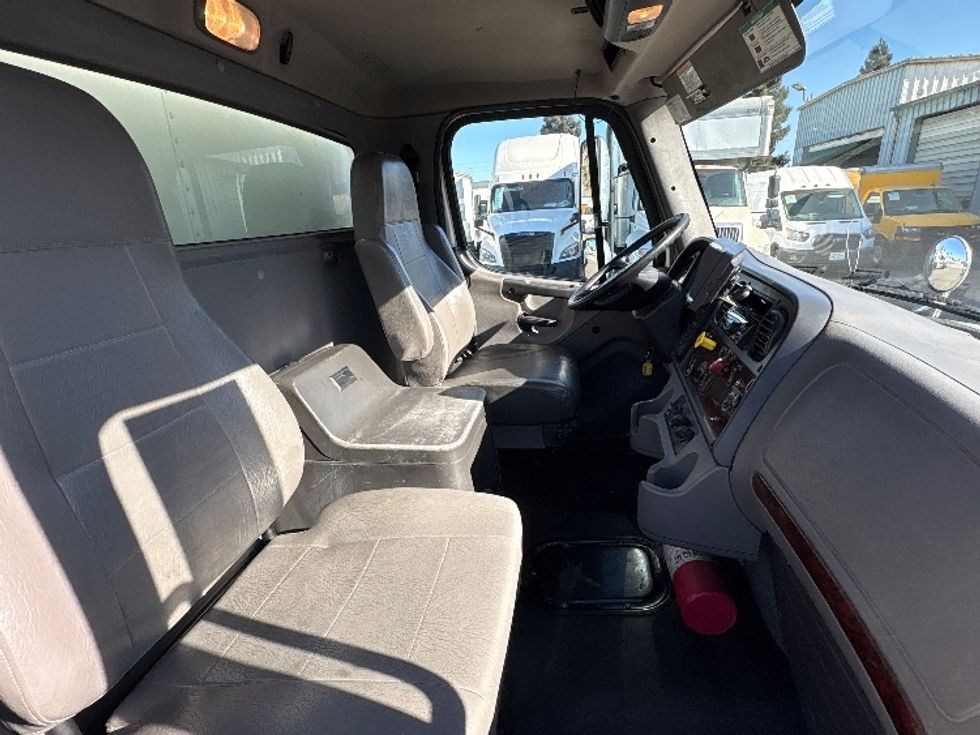 Medium Duty Box Truck-Light and Medium Duty Trucks-Freightliner-2020-M2-West Sacramento-CA-237,205\n\t\tmiles-$ 33,750 - Image 22