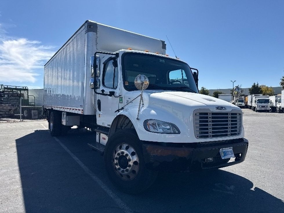 Medium Duty Box Truck-Light and Medium Duty Trucks-Freightliner-2020-M2-West Sacramento-CA-253,189\n\t\tmiles-$ 32,750 - Image 1