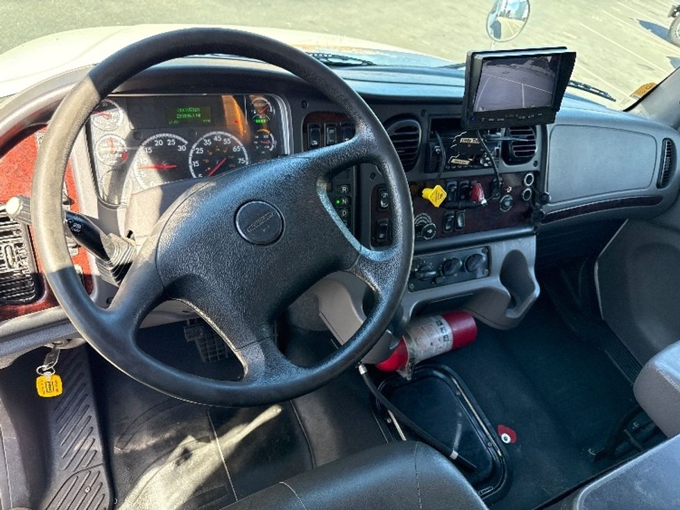 Medium Duty Box Truck-Light and Medium Duty Trucks-Freightliner-2020-M2-West Sacramento-CA-253,189\n\t\tmiles-$ 32,750 - Image 18