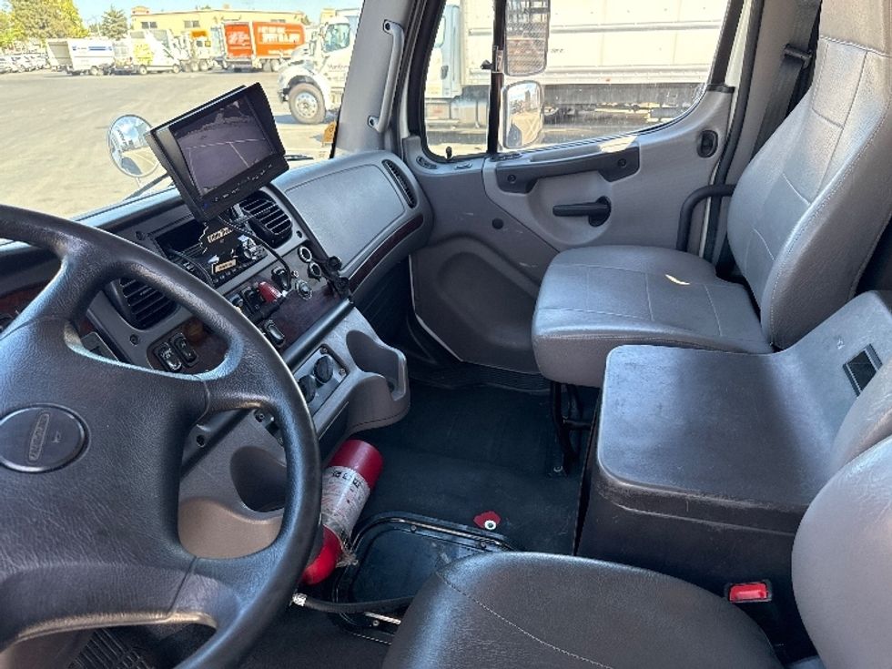 Medium Duty Box Truck-Light and Medium Duty Trucks-Freightliner-2020-M2-West Sacramento-CA-253,189\n\t\tmiles-$ 32,750 - Image 19