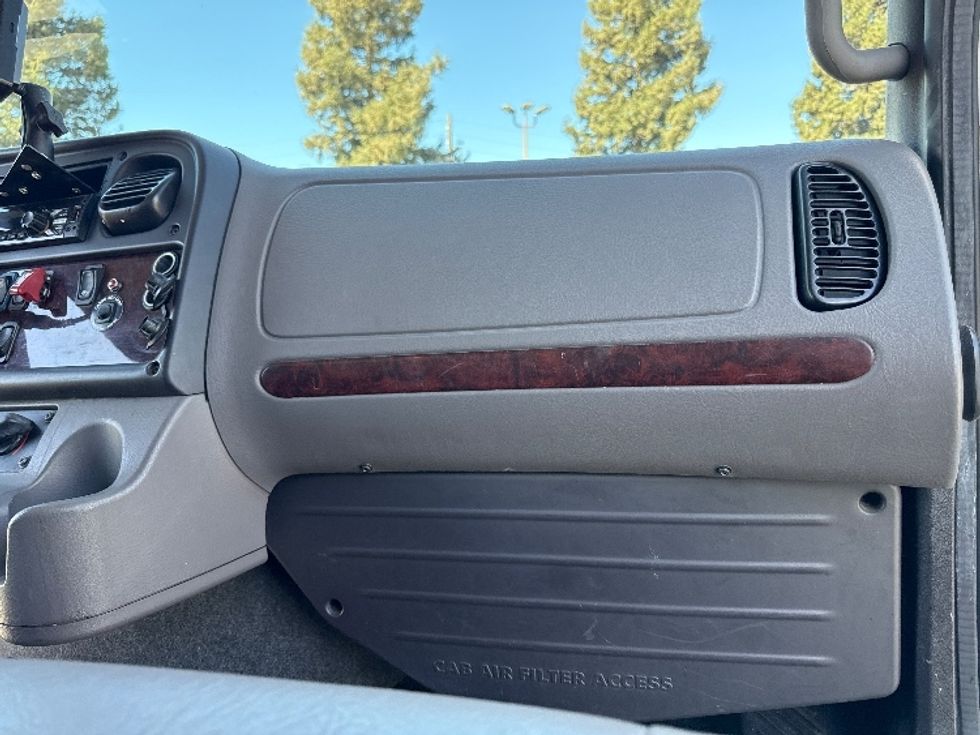 Medium Duty Box Truck-Light and Medium Duty Trucks-Freightliner-2020-M2-West Sacramento-CA-253,189\n\t\tmiles-$ 32,750 - Image 21