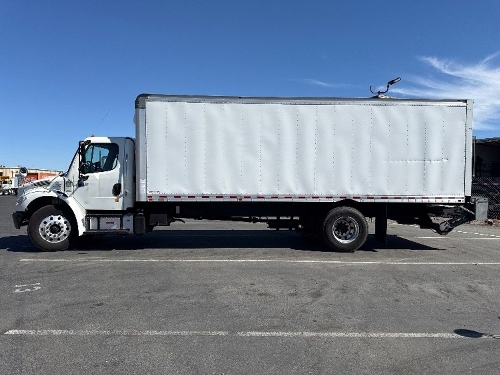 Medium Duty Box Truck-Light and Medium Duty Trucks-Freightliner-2020-M2-West Sacramento-CA-253,189\n\t\tmiles-$ 32,750 - Image 4