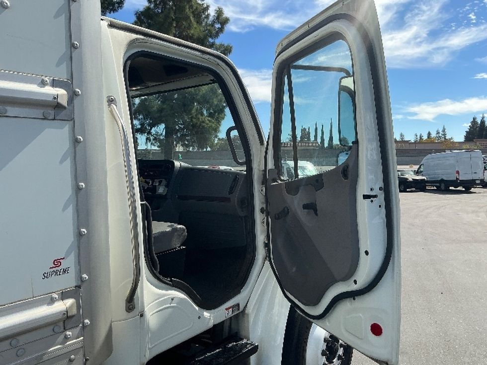 Medium Duty Box Truck-Light and Medium Duty Trucks-Freightliner-2020-M2-West Sacramento-CA-404,820\n\t\tmiles-$ 22,750 - Image 20