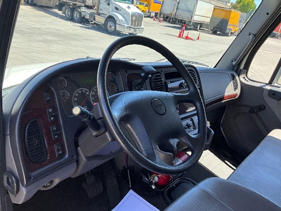 Medium Duty Box Truck-Light and Medium Duty Trucks-Freightliner-2020-M2-West Sacramento-CA-42,306\n\t\tmiles-$ 60,000 - Image 17
