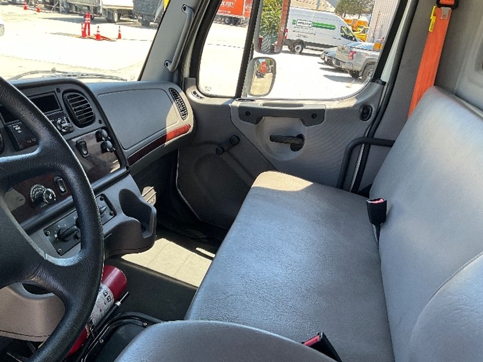 Medium Duty Box Truck-Light and Medium Duty Trucks-Freightliner-2020-M2-West Sacramento-CA-42,306\n\t\tmiles-$ 60,000 - Image 19