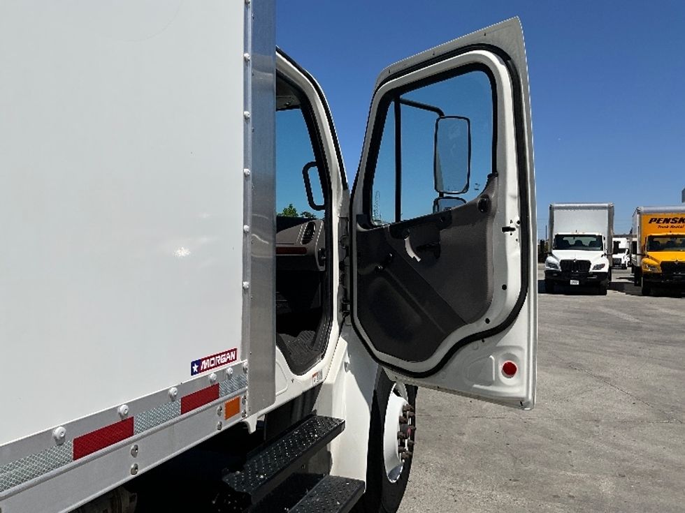 Medium Duty Box Truck-Light and Medium Duty Trucks-Freightliner-2020-M2-West Sacramento-CA-42,306\n\t\tmiles-$ 60,000 - Image 20
