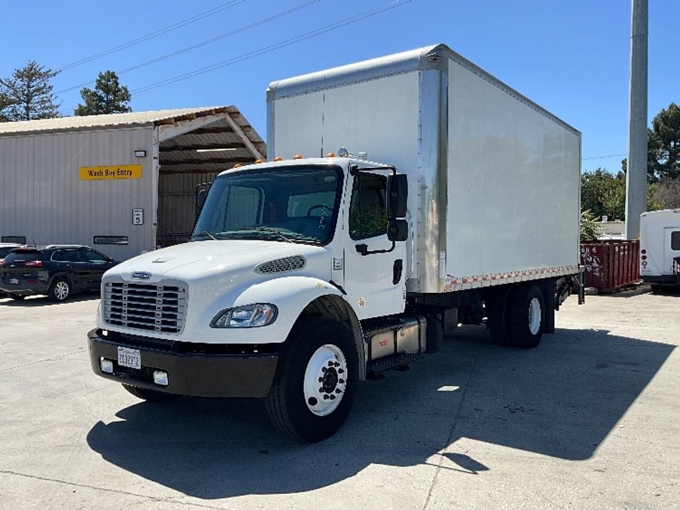 Medium Duty Box Truck-Light and Medium Duty Trucks-Freightliner-2020-M2-West Sacramento-CA-42,306\n\t\tmiles-$ 60,000 - Image 3