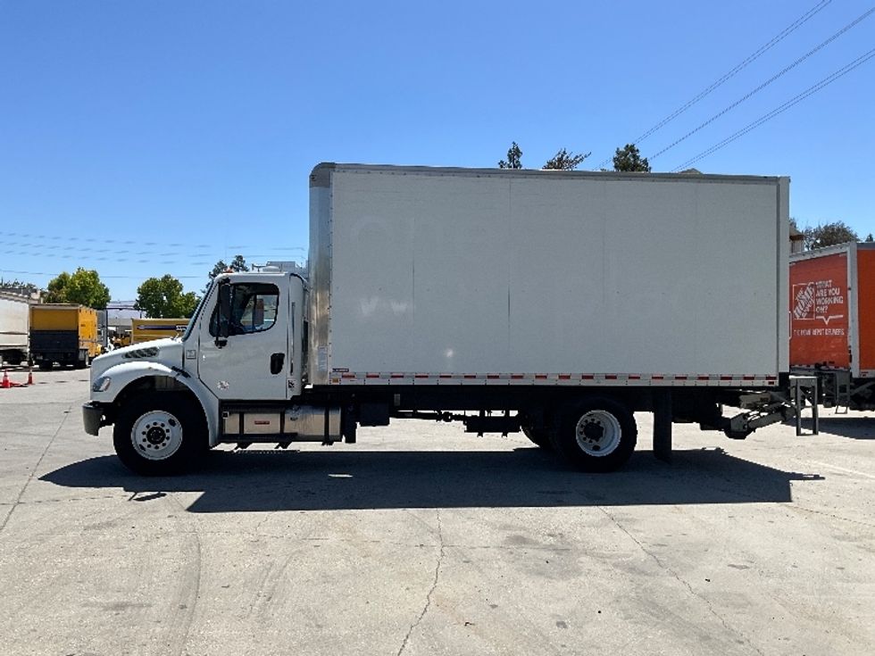 Medium Duty Box Truck-Light and Medium Duty Trucks-Freightliner-2020-M2-West Sacramento-CA-42,306\n\t\tmiles-$ 60,000 - Image 4