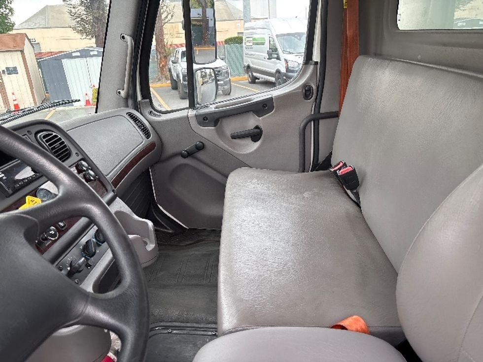 Medium Duty Box Truck-Light and Medium Duty Trucks-Freightliner-2020-M2-West Sacramento-CA-65,418\n\t\tmiles-$ 71,750 - Image 19