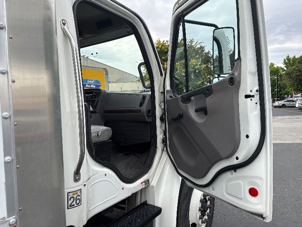Medium Duty Box Truck-Light and Medium Duty Trucks-Freightliner-2020-M2-West Sacramento-CA-65,418\n\t\tmiles-$ 71,750 - Image 20