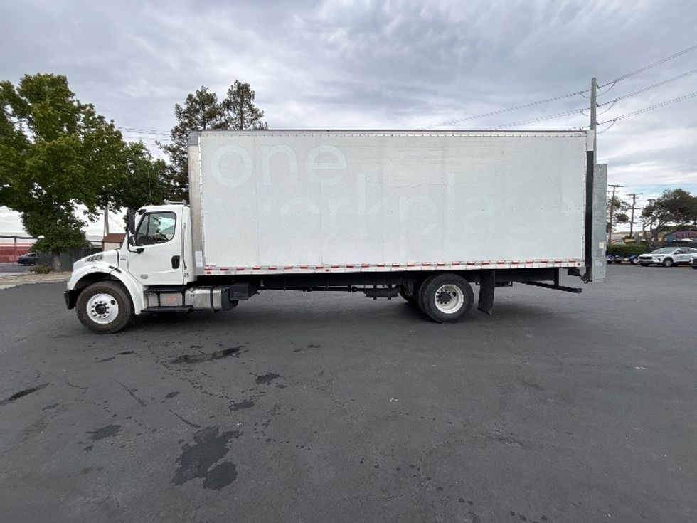 Medium Duty Box Truck-Light and Medium Duty Trucks-Freightliner-2020-M2-West Sacramento-CA-65,418\n\t\tmiles-$ 71,750 - Image 4
