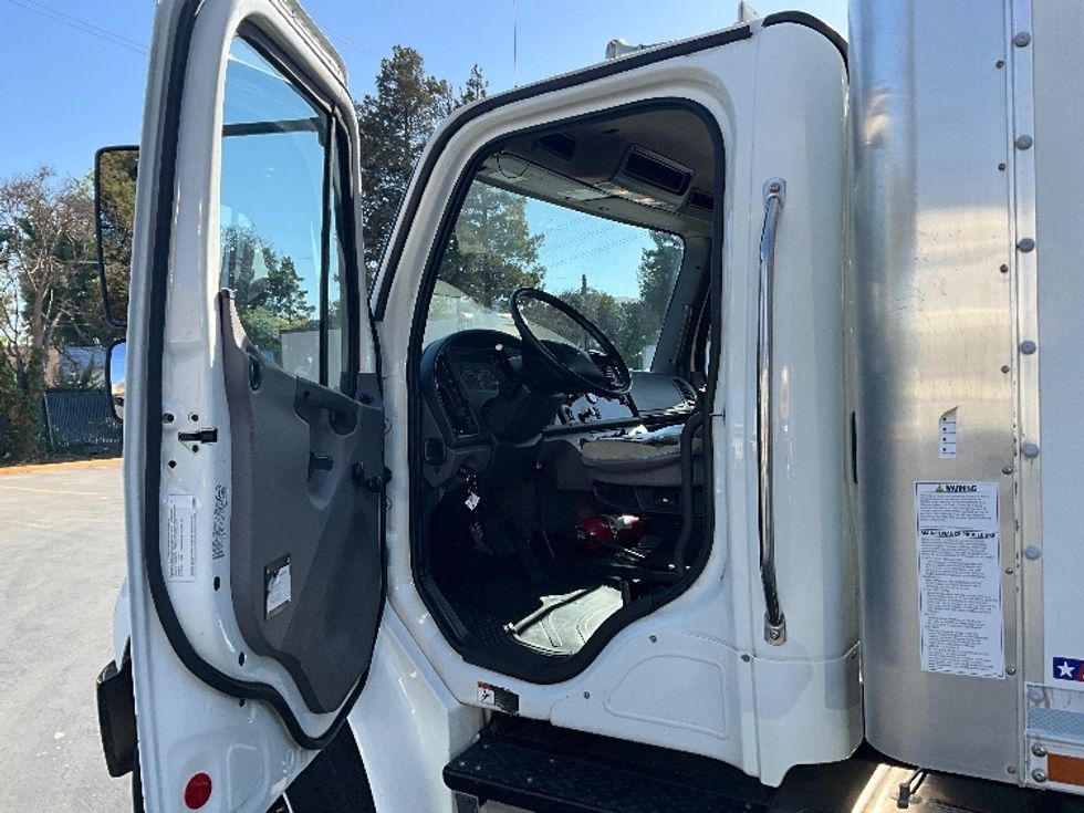 Medium Duty Box Truck-Light and Medium Duty Trucks-Freightliner-2020-M2-West Sacramento-CA-73,330\n\t\tmiles-$ 71,000 - Image 16