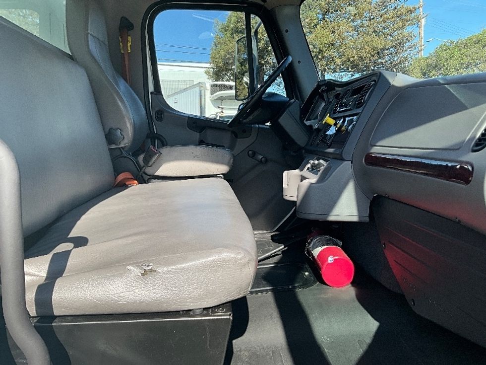 Medium Duty Box Truck-Light and Medium Duty Trucks-Freightliner-2020-M2-West Sacramento-CA-73,330\n\t\tmiles-$ 71,000 - Image 22