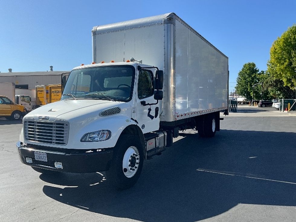 Medium Duty Box Truck-Light and Medium Duty Trucks-Freightliner-2020-M2-West Sacramento-CA-73,330\n\t\tmiles-$ 71,000 - Image 3