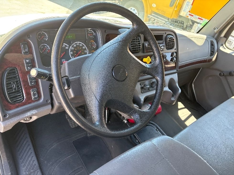 Medium Duty Box Truck-Light and Medium Duty Trucks-Freightliner-2020-M2-West Sacramento-CA-78,253\n\t\tmiles-$ 66,000 - Image 17