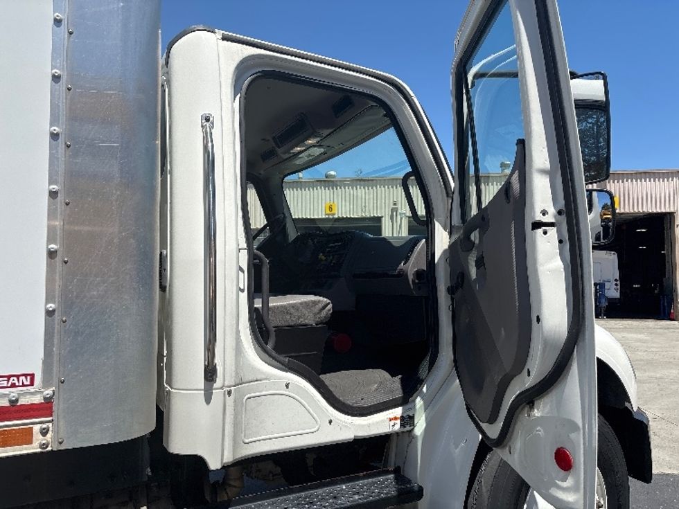 Medium Duty Box Truck-Light and Medium Duty Trucks-Freightliner-2020-M2-West Sacramento-CA-78,253\n\t\tmiles-$ 66,000 - Image 20