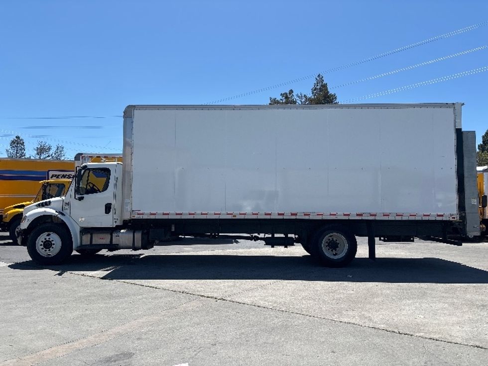 Medium Duty Box Truck-Light and Medium Duty Trucks-Freightliner-2020-M2-West Sacramento-CA-78,253\n\t\tmiles-$ 66,000 - Image 4