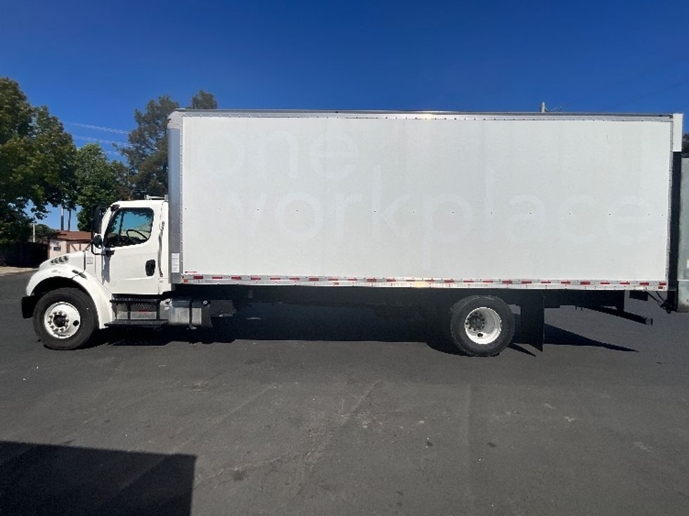 Medium Duty Box Truck-Light and Medium Duty Trucks-Freightliner-2020-M2-West Sacramento-CA-81,581\n\t\tmiles-$ 69,000 - Image 4
