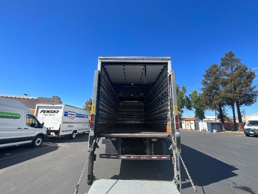 Medium Duty Box Truck-Light and Medium Duty Trucks-Freightliner-2020-M2-West Sacramento-CA-81,581\n\t\tmiles-$ 69,000 - Image 8